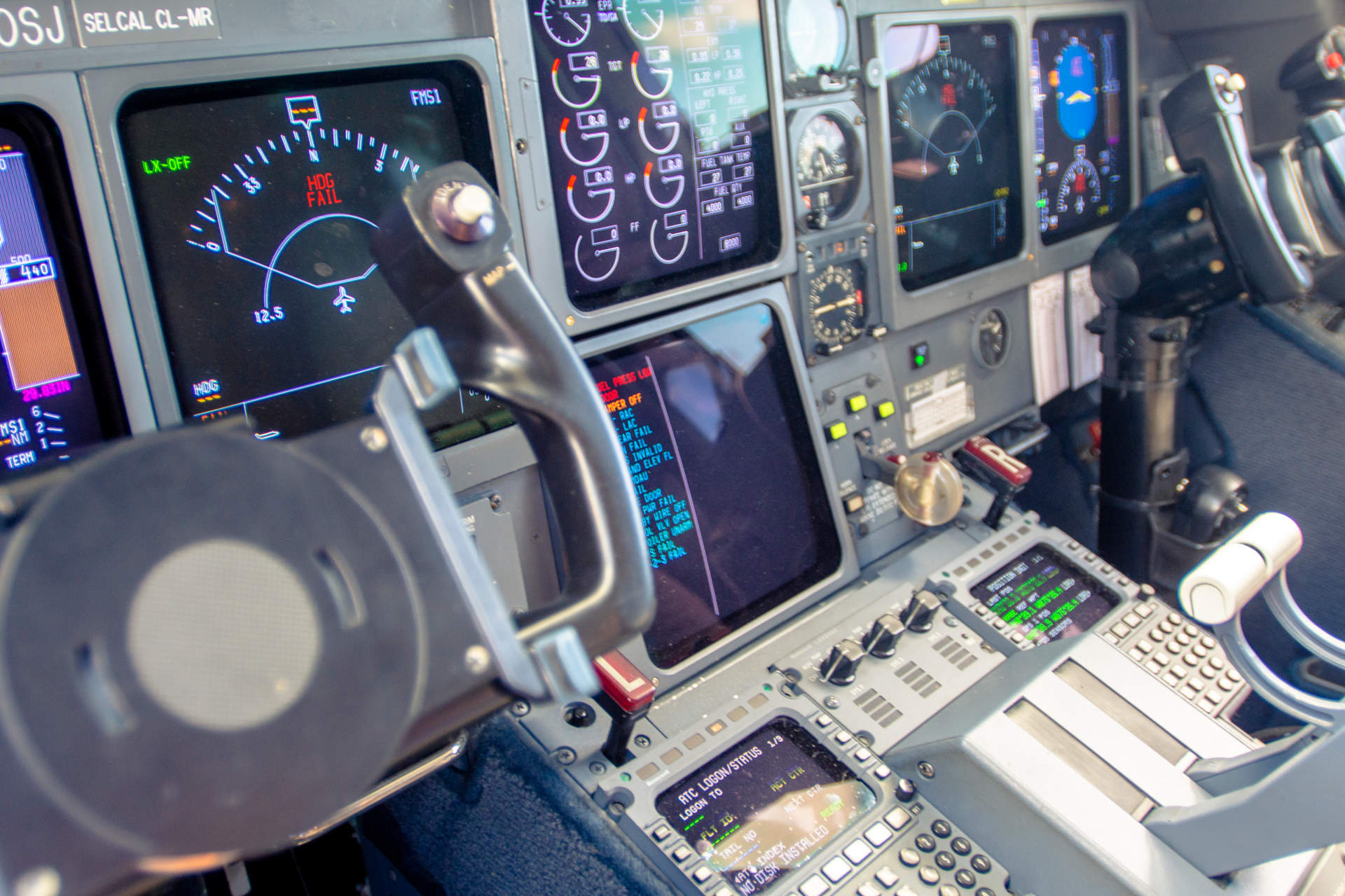 N970SJ_Cockpit